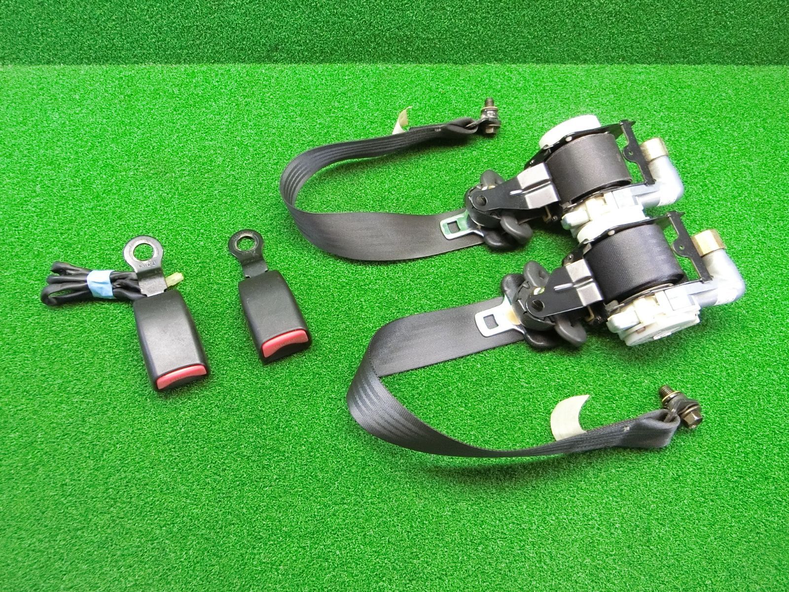 11676 スズキ エブリイワゴン DA62W フロント シートベルト 左右セット キャッチ 84940-66H5 84920-66H5