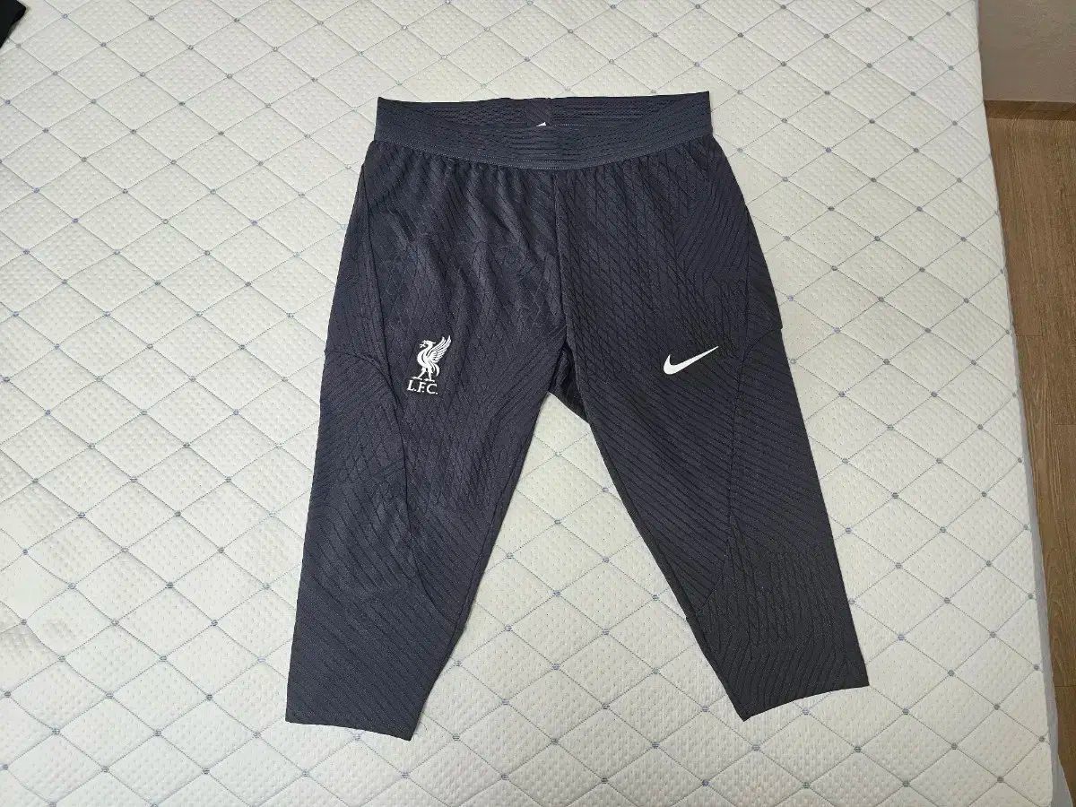 2324 NIKE リヴァプール チャンピオンズリーグ 支給品 ADV 7分丈 パンツ