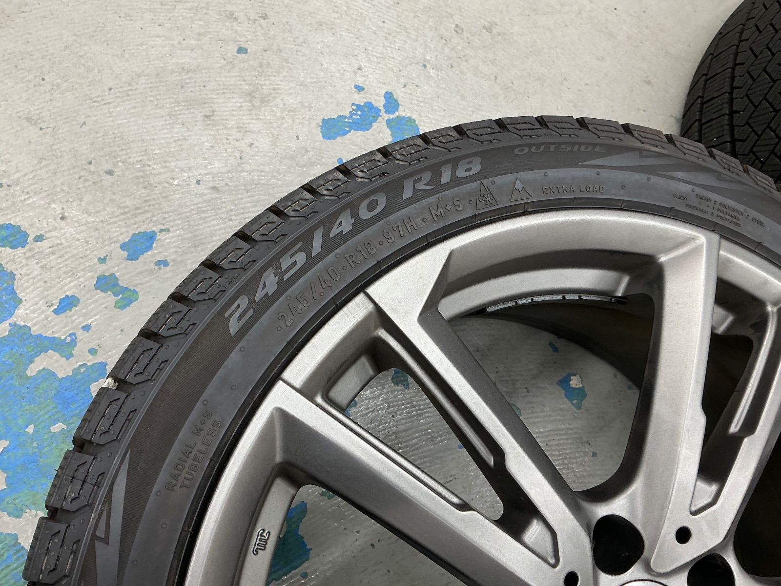 アウディTTクーペスタッドレスタイヤホイル付き245|40R18