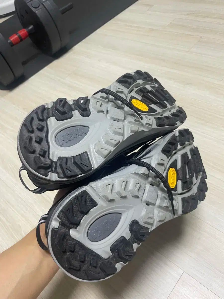 ONE ホカオネオネ