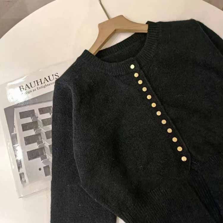  スリムフィット スリット 冬 カーディガン きれいめ リブニット ニットセーター ショート丈 カーデ 金ボタン トップス ヘムカーディガン 秋 春 Uネック ラウンドネック 着痩せ レディース ニット yskma 602859 五分袖 七分袖 ニット セーター