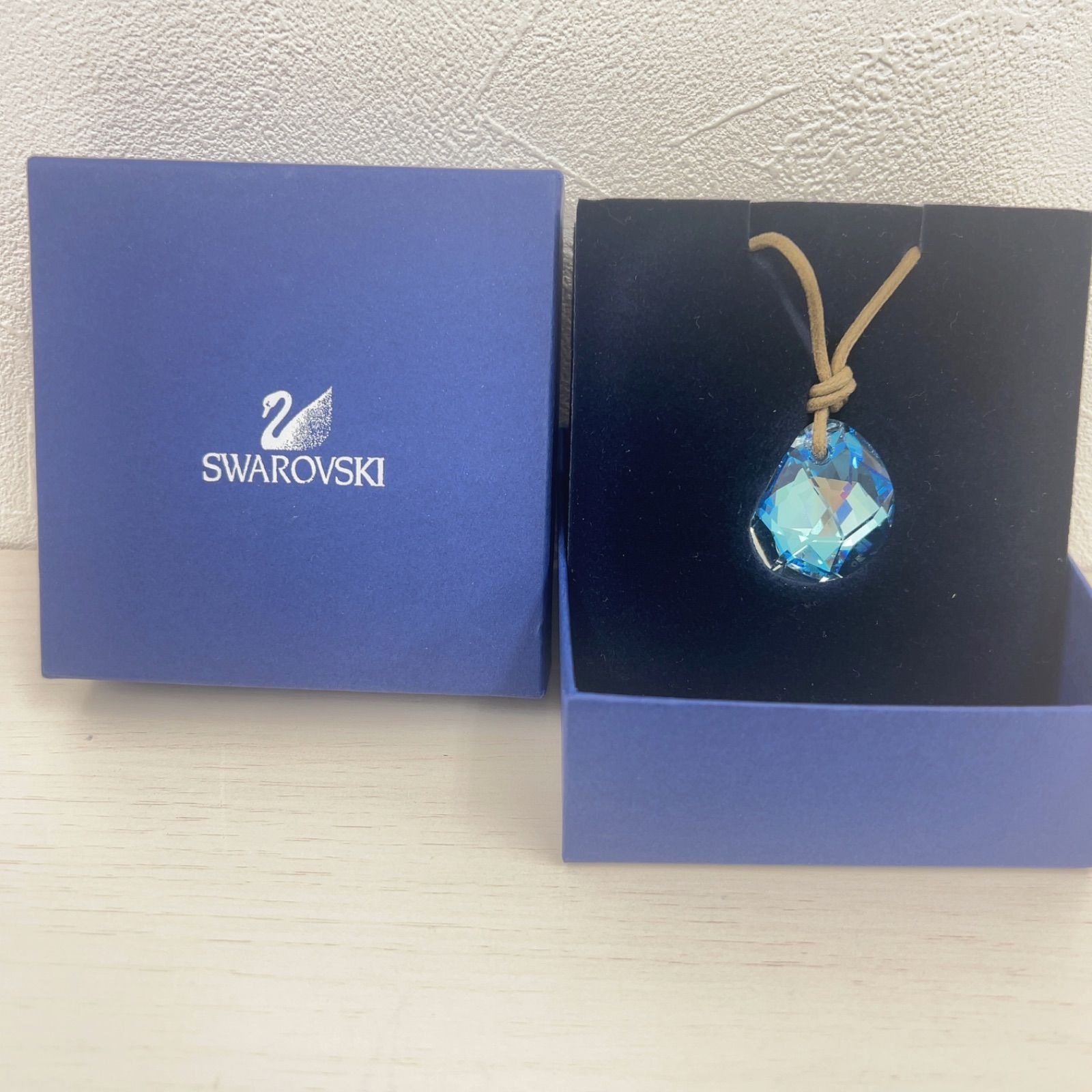 【美品】SWAROVSKI　スワロフスキー　結晶　クリスタル　ブランド　ブルー