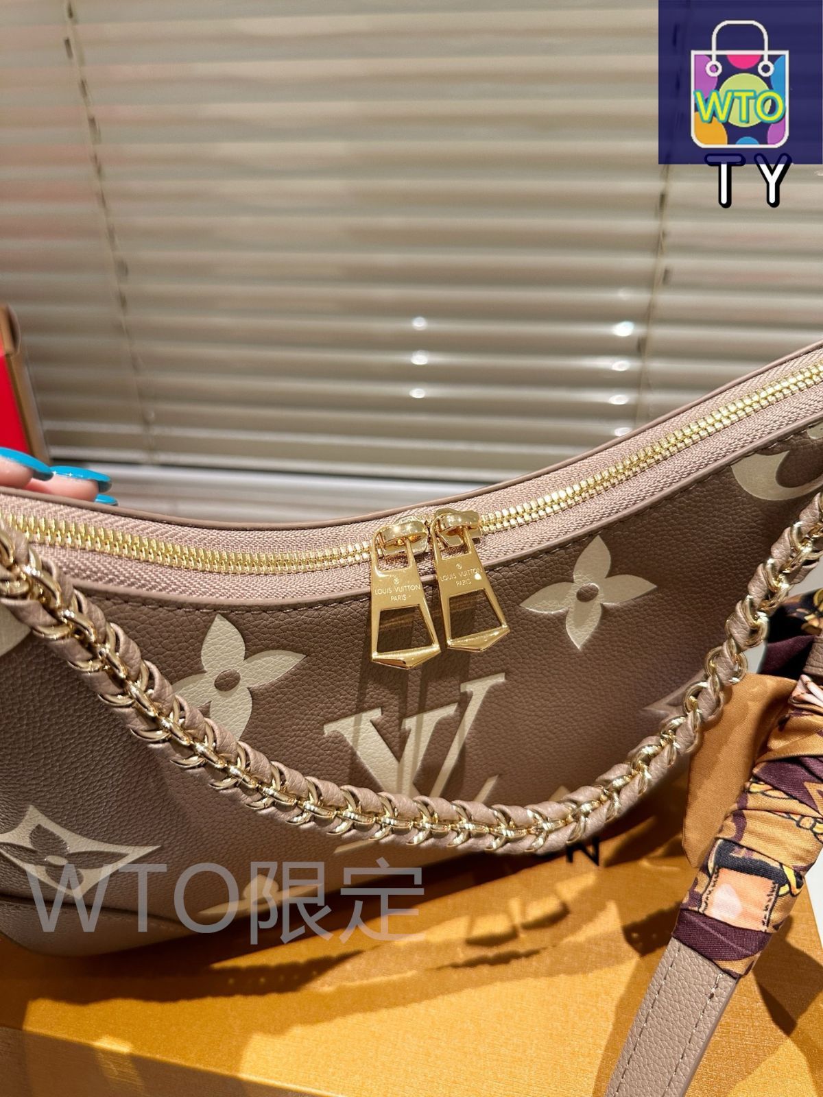 Louis Vitton ヴィンテージ　バッグ 今日WTO】Louis Vuitton モノグラム ハーフムーンバッグ
