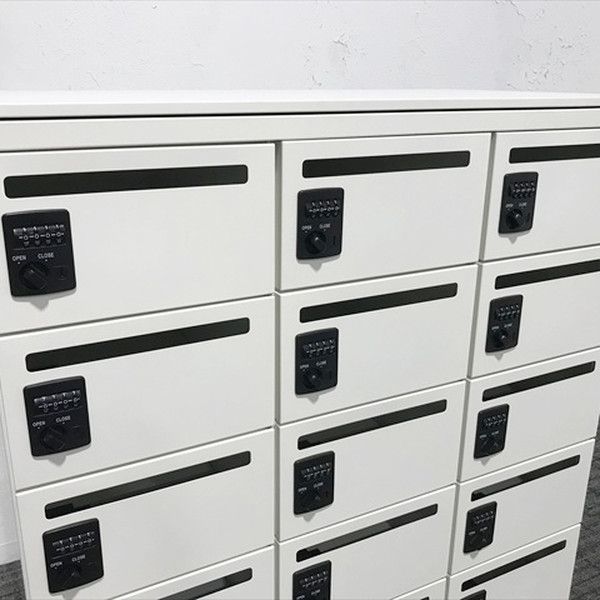 18人用パーソナルロッカー 3列6段