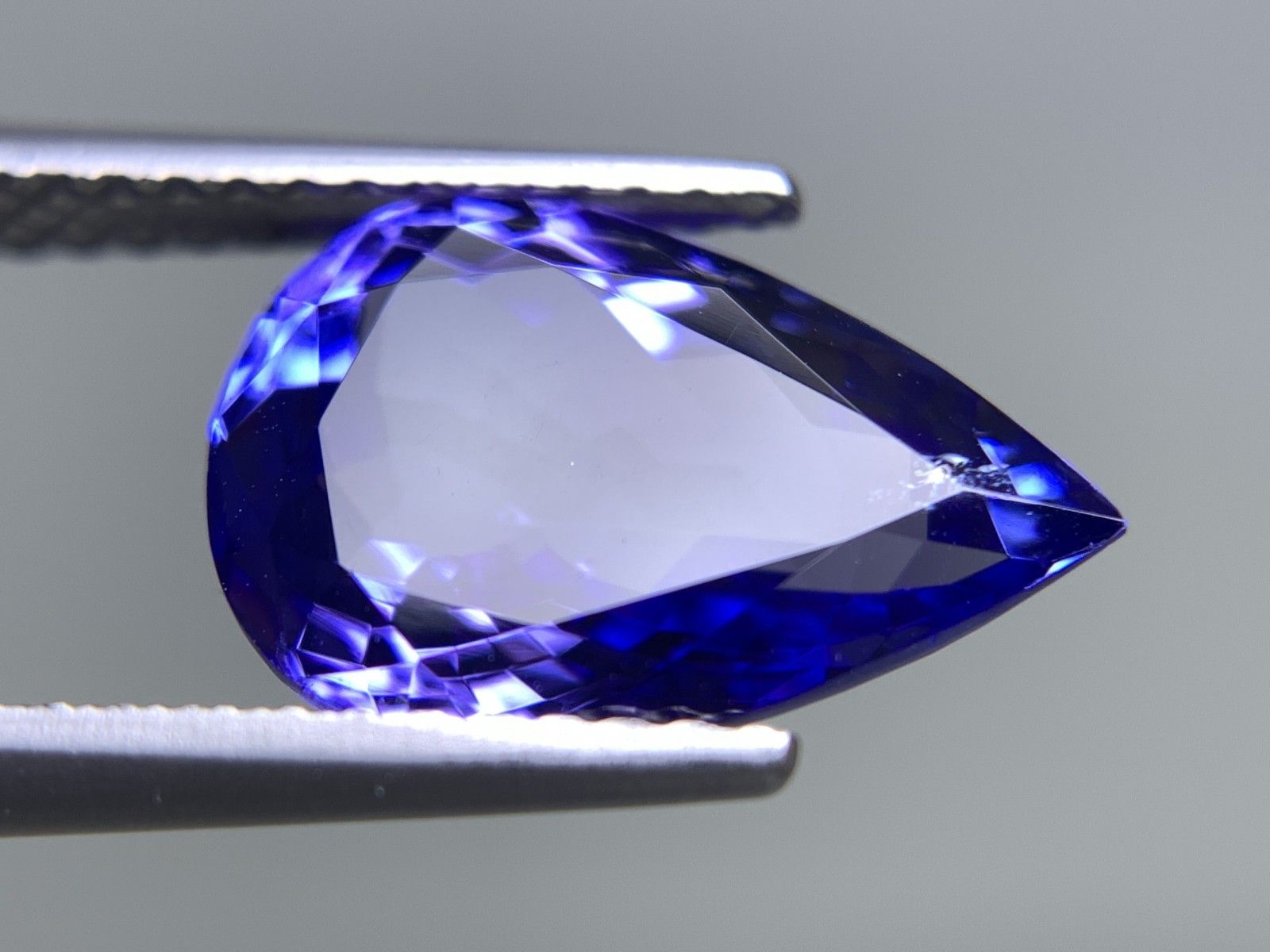 タンザナイト 天然 3.553ct 中央宝石ソーティング付き 12.48㎜×8.58  