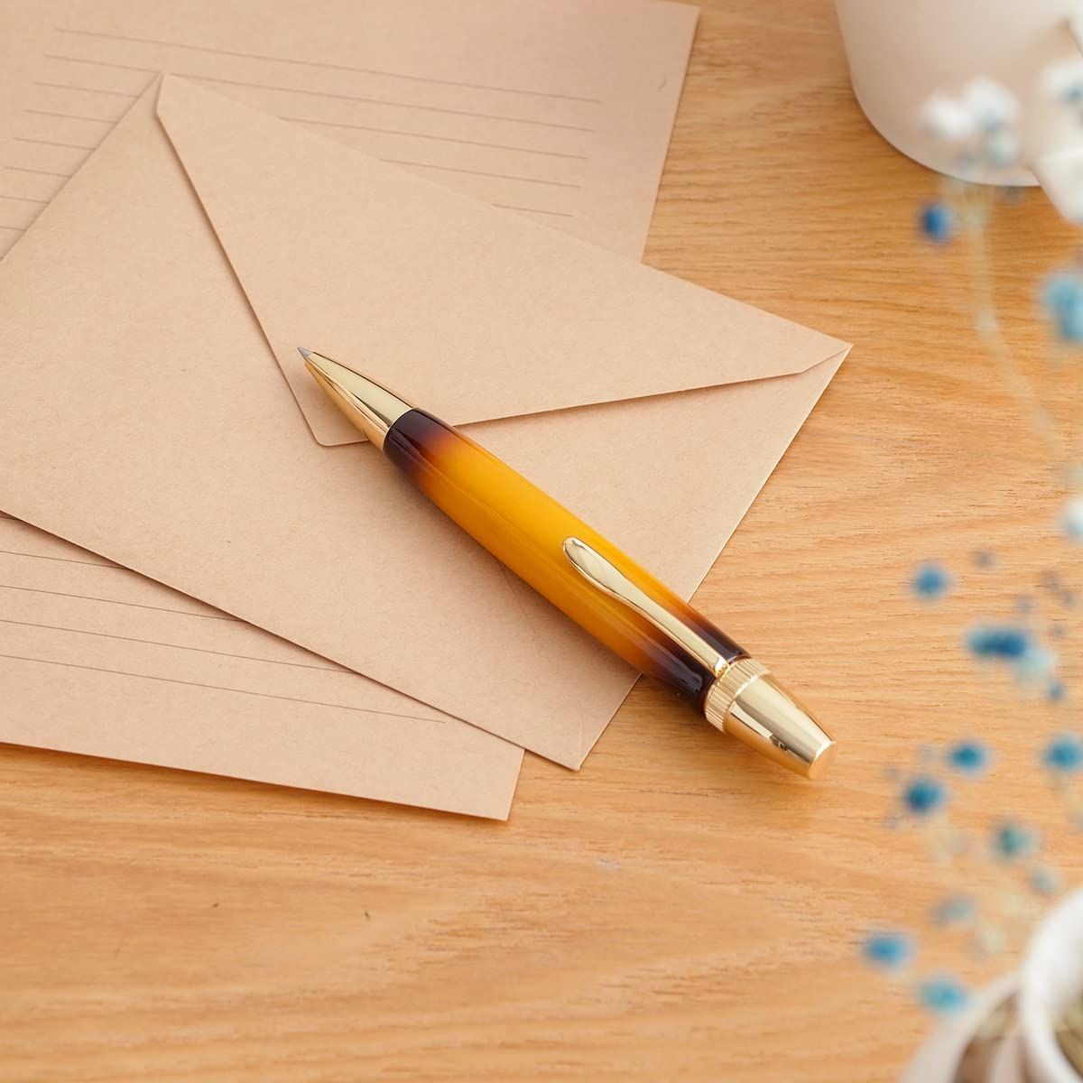 ルミニーオ luminio ボールペン 木製 木軸 ジェットストリーム 0.5 太軸 ツイスト式 銘木 ギター風 サンバースト塗装 日本製 楽器のようなペン 職人 手作り 三菱ジェット 替芯0.38～1.0mmに対応 桜|チェリーウッド