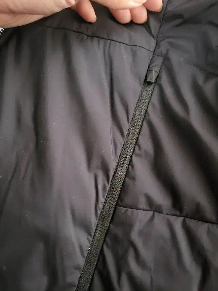 グースダウンベスト