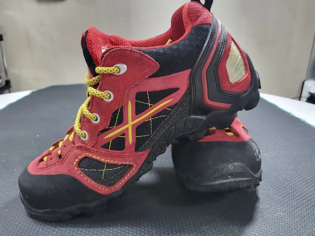 BLACK YAK Caliber レディース 登山靴 235