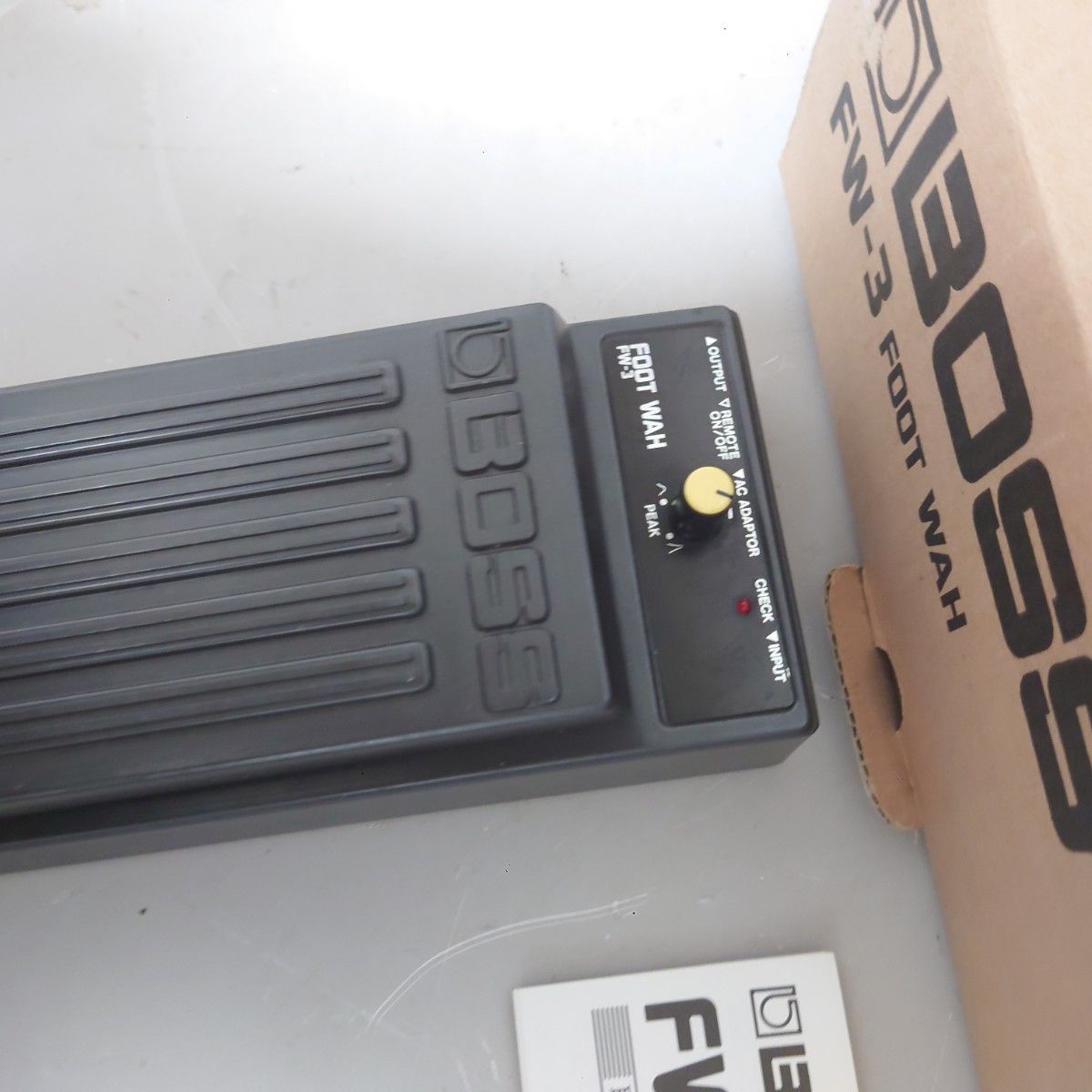 動作品】BOSS FW-3 フットワウペダル エフェクター 本体＋元箱＋説明書