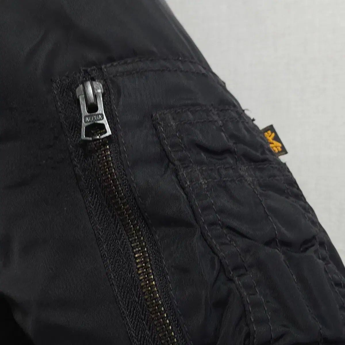 アルファインダストリーズ MA-1ジャケット オリジナル