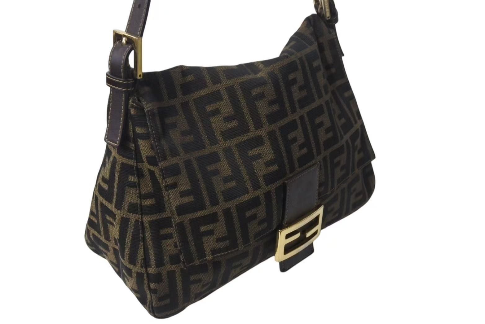 FENDI フェンディ マンマバケット ワンショルダーバッグ ズッカ FENDI フェンディ マンマバケット ワンショルダーバッグ ズッカ