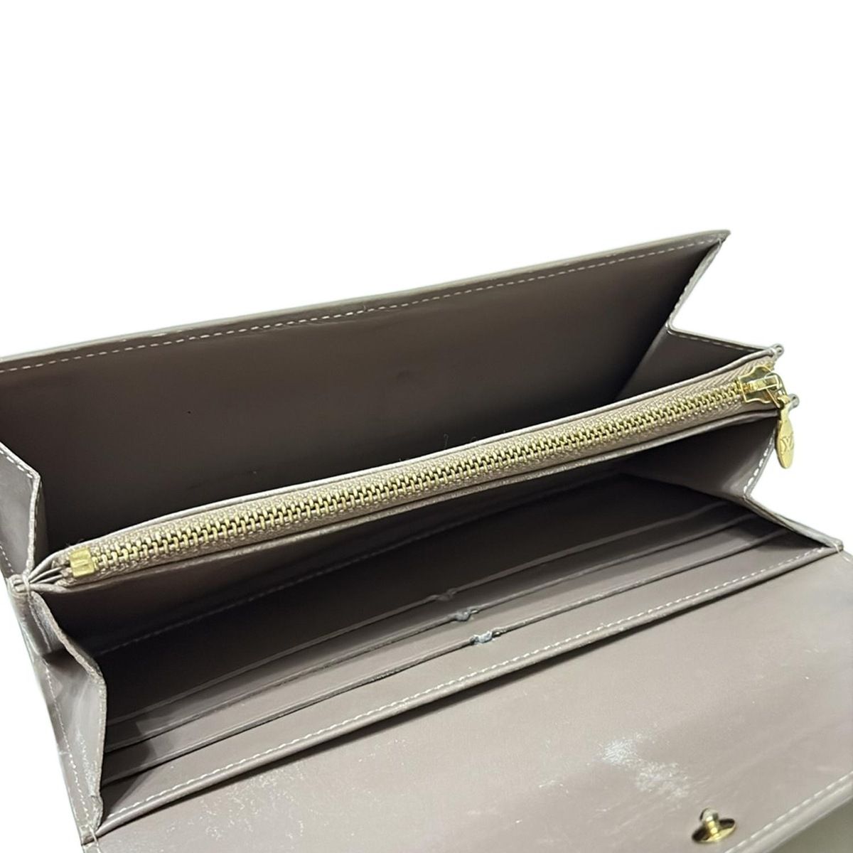 【ルイヴィトン】長財布 ヴェルニ サラ M91764 レディース ルイ・ヴィトン ヴェルニ 財布 ポルトフォイユ・サラ ベージュ