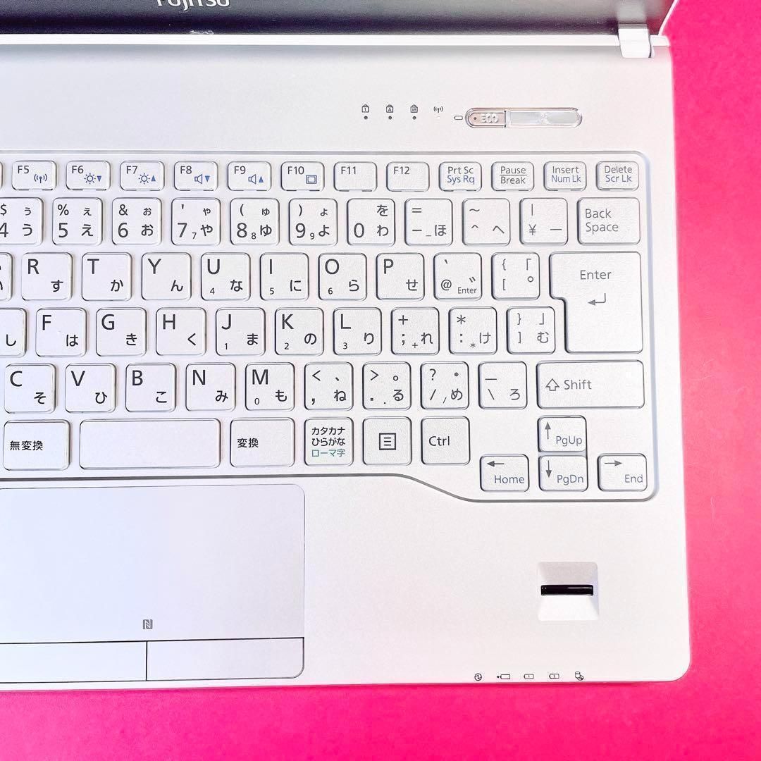 初心者おすすめ❣️初期設定済みですぐ使える✨️小型軽量ノート