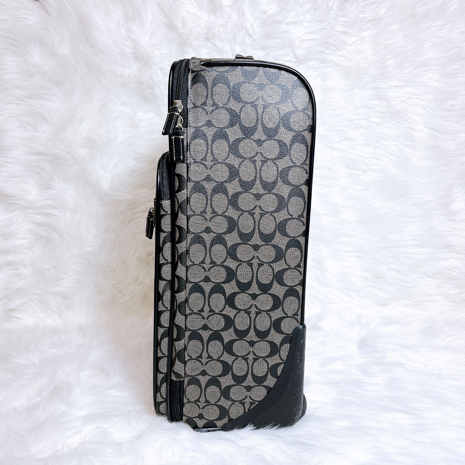 【美品】コーチ キャリーバッグ シグネチャー PVC レザー ブラック グレー コーチ キャリーバッグ シグネチャー PVC レザー ブラック