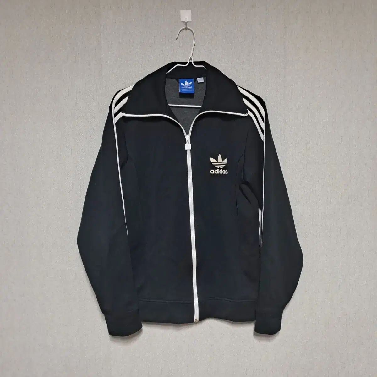 adidas アディダス 黒 ヨーロッパ トラックトップス ジャージ M