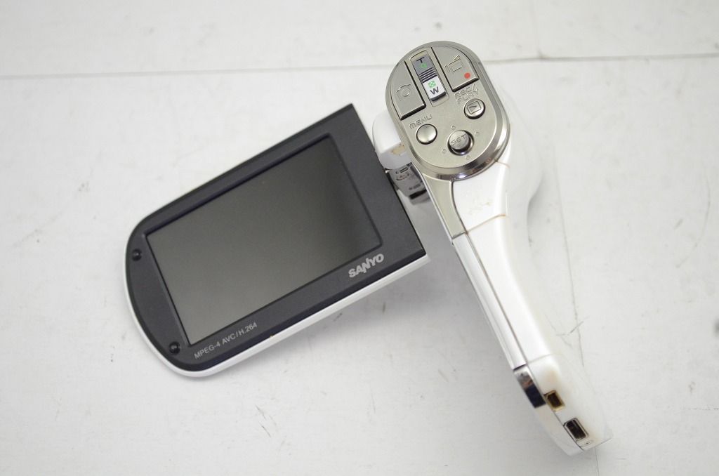  SANYO サンヨー Xacti DMX CG 100 デジタルビデオカメラ ホワイト 251022 a ビデオカメラ本体 ビデオカメラ