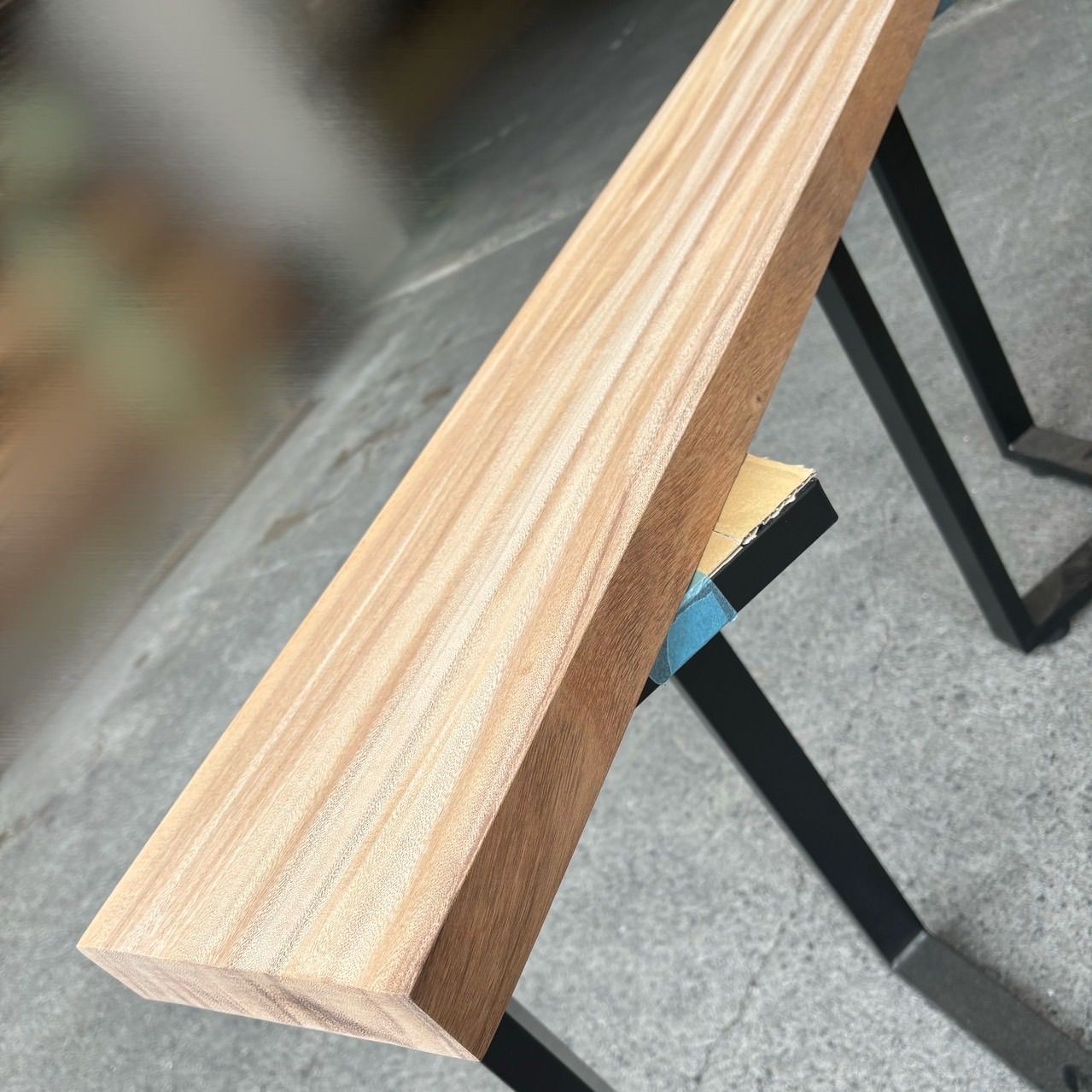 一枚板　1枚/ モンキーポッド　材木　木材　無垢材　銘木　カウンターテーブル　カフェテーブル