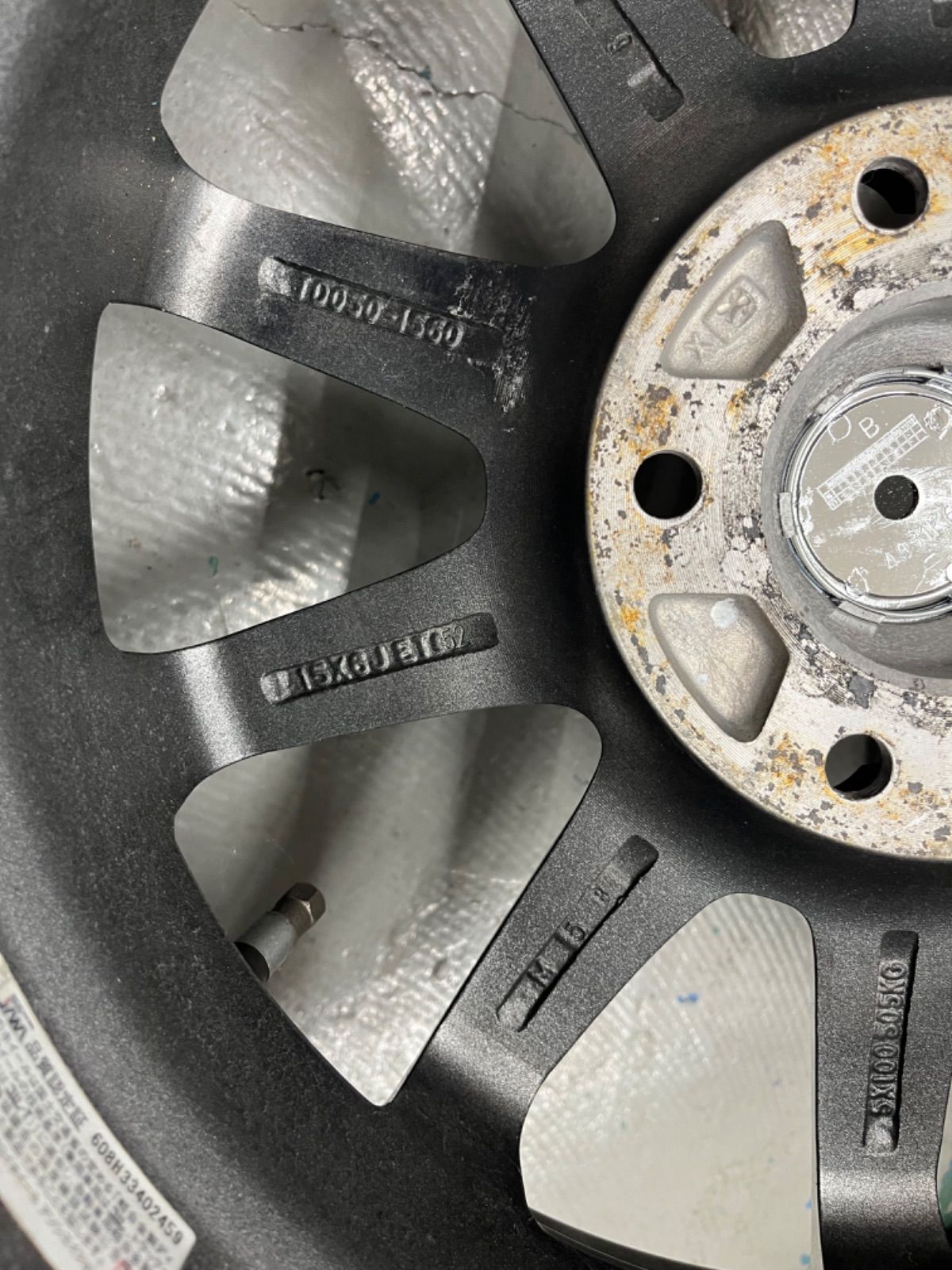 トヨタヴォクシースタッドレスタイヤホイル付き195|65R15