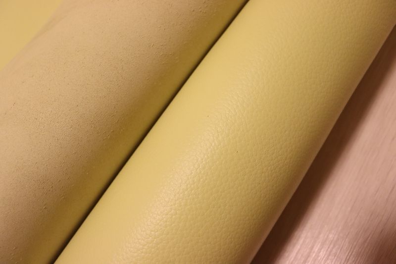 レモンイエロー 220ds クロム革 牛革 国産 レザー シボ型押し はぎれ 一枚革 レザークラフト 革 皮 本革 diy 生地 材料