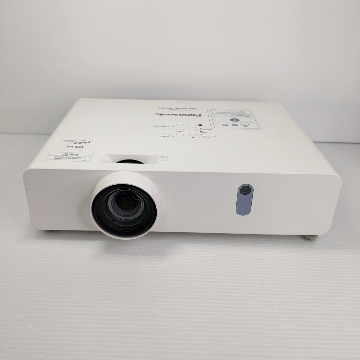 パナソニック プロジェクター pt-d5000s 5000ルーメン 動作確認済み パナソニック プロジェクター pt-d5000s 5000ルーメン 動作確認済み