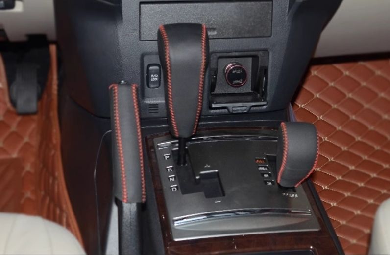 三菱 パジェロ V97V93V87 2タイプ選択可能 シフトノブカバー シフト