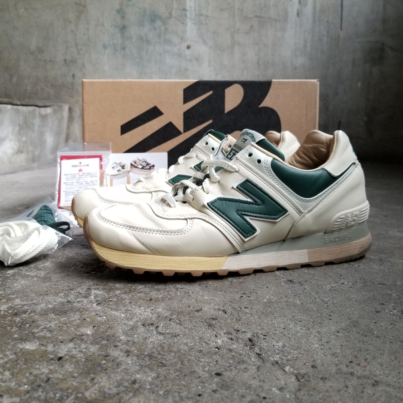 NEW BALANCE × the Apartment OU576AME OFF WHITE 26