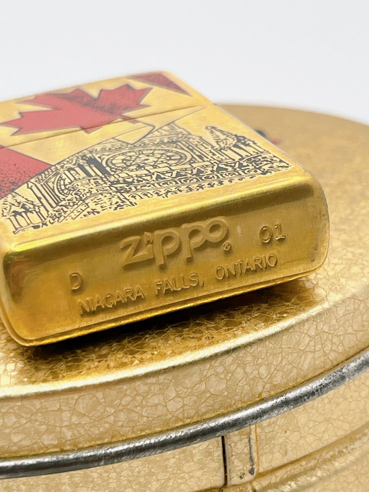 ZIPPO/ジッポー　オイルライター　ゴールド　/カナダ　Collectible/コレクティブル　オンタリオ工場　2001　ヴィンテージ　アンティーク　リミテッド/limited　絶版　IKE022 ZIPPO/ジッポー オイルライター ゴールド CANADA/カナダ Collectible