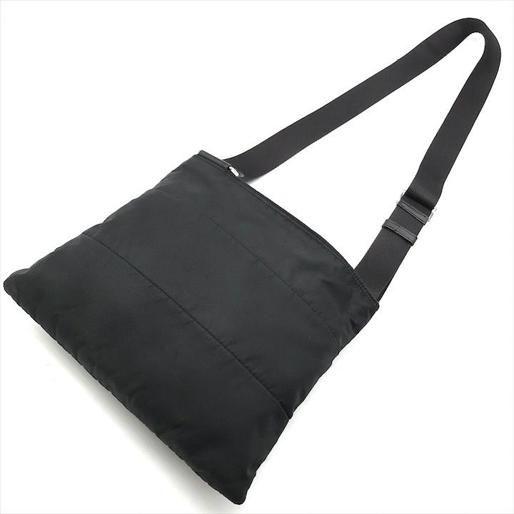 良品　プラダ　ショルダーバッグ　三角ロゴ　カメラバッグ　黒　ナイロン　y2k 良品プラダショルダーバッグカメラバッグ三角ロゴナイロン黒y2k 【良品