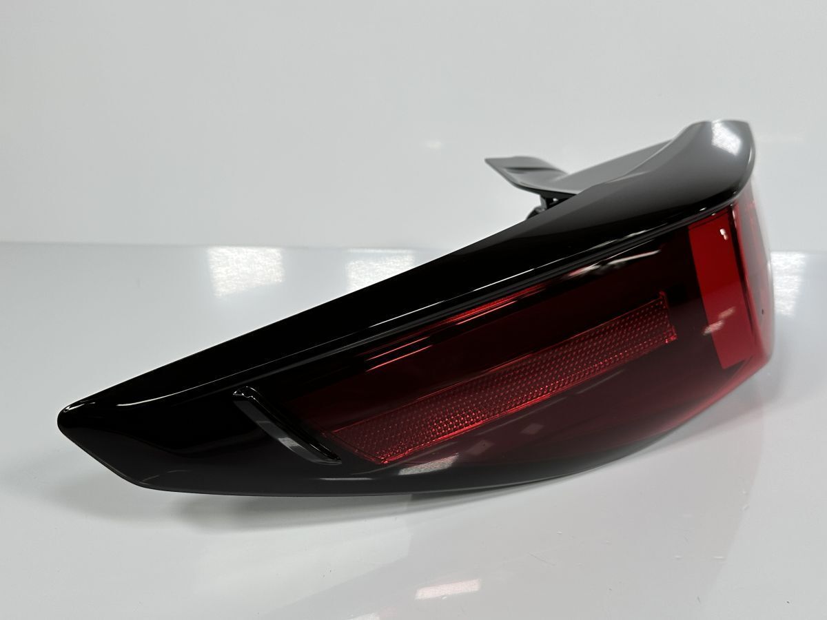 左テールランプ