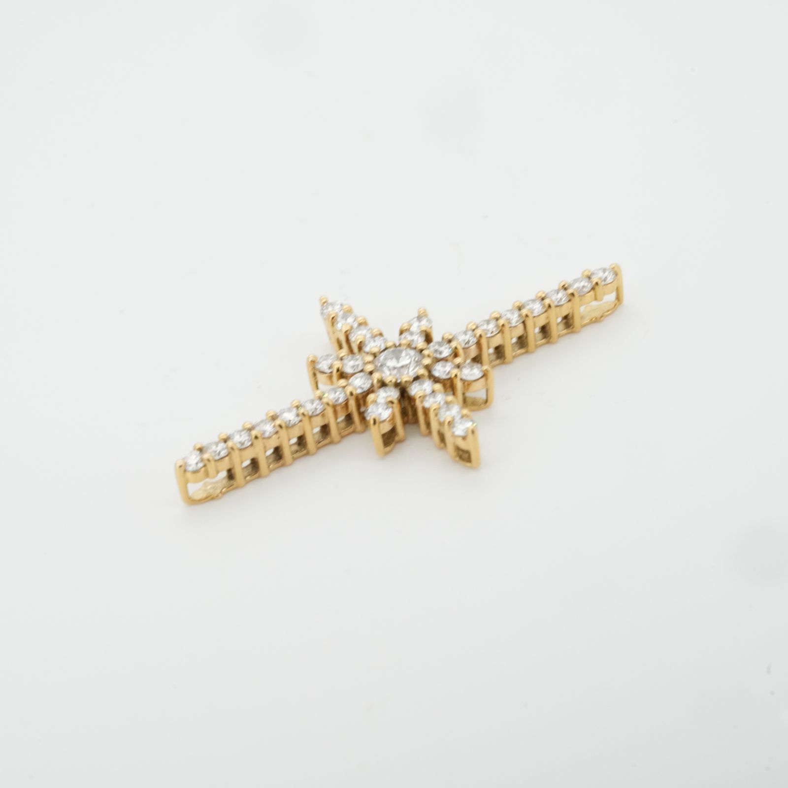 アイファニー ダイヤモンドエンブレム ブラックダイヤモンドシルバー