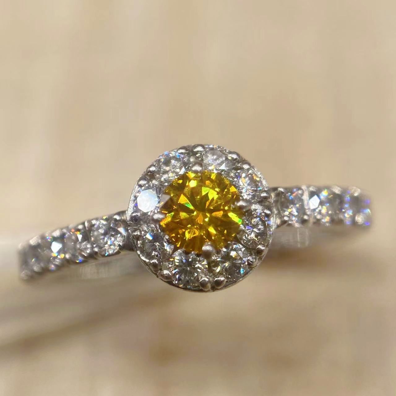 黄色ダイヤモンド Pt900 リング 指輪 希少 高品質 - トレジャーゾン