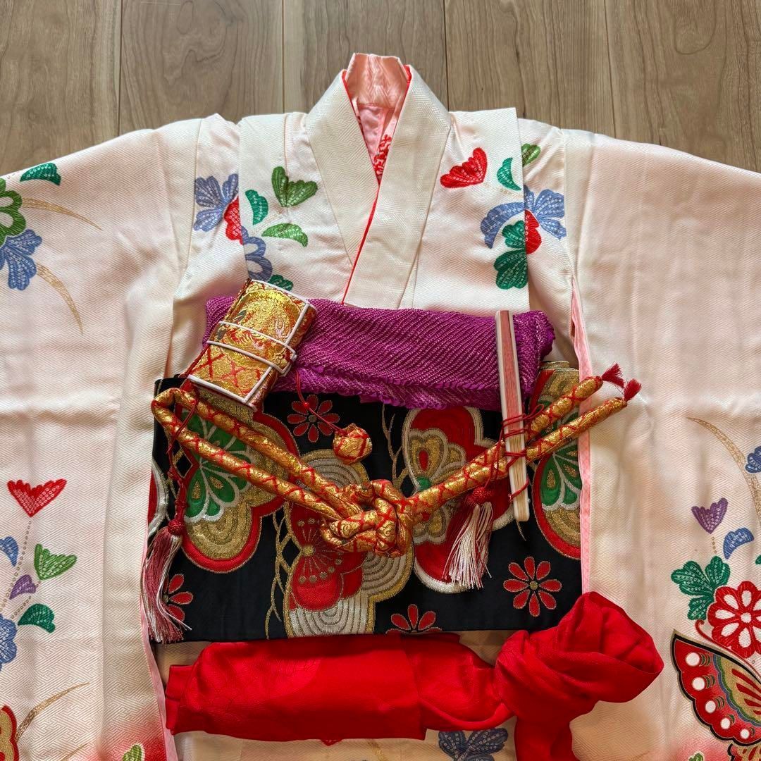 美品　七五三　7歳　フルセット　女の子　子供　絹　着物　長襦袢　帯　赤　緑　蝶 美品 七五三 7歳 フルセット 女の子 子供 絹 着物 長襦袢 帯 赤