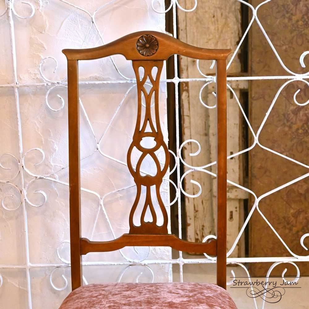 チッペンデールチェア