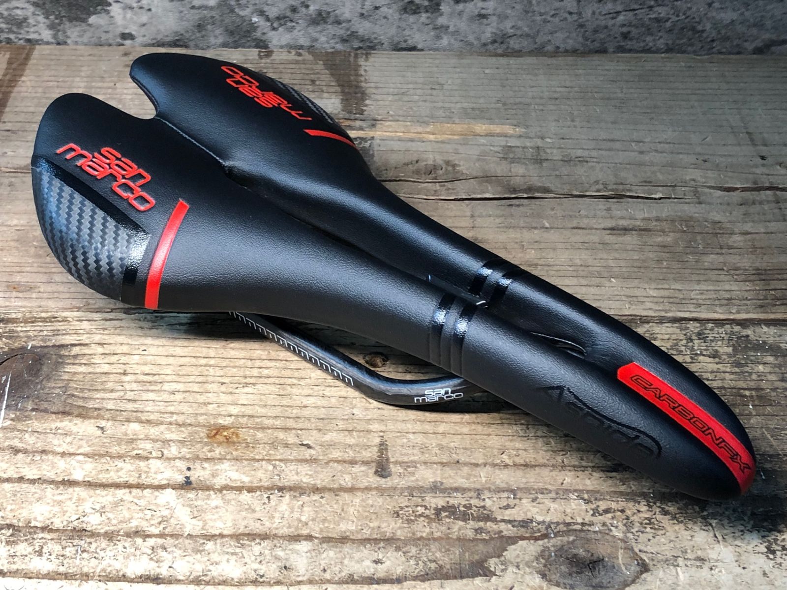 JJ500 セラサンマルコ selle sanmarco ASPIDE CARBON FX カーボンレール サドル 黒|赤