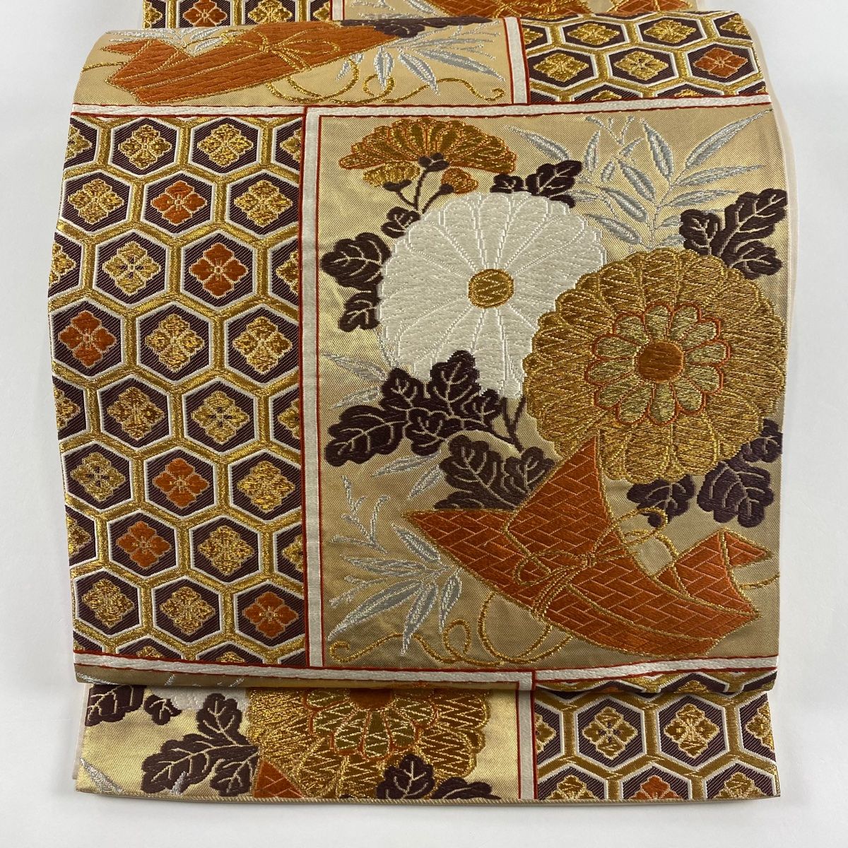 袋帯 美品 逸品 落款 河合美術織物 亀甲 菊 金銀糸 唐織 金色 六通