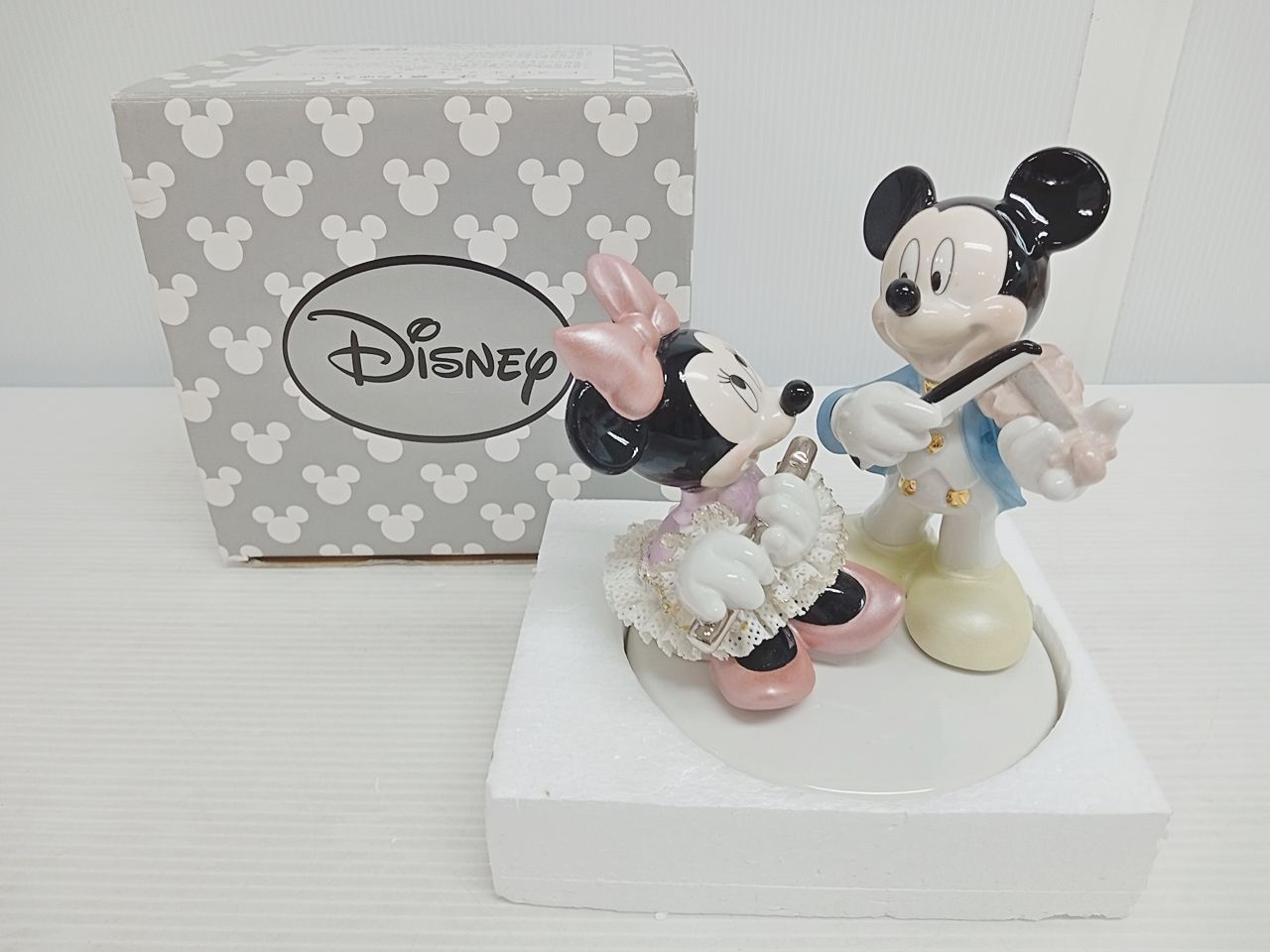 Disney ディズニー 陶製レース人形 ディズニーオルゴール DY-2361C