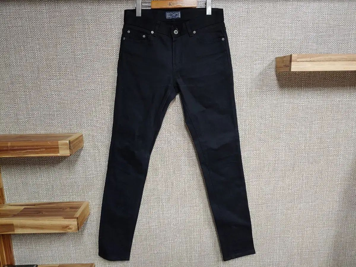 31 インチ MODIFIED(モディファイド) スリムフィット デニム 新品 ブラックデニム