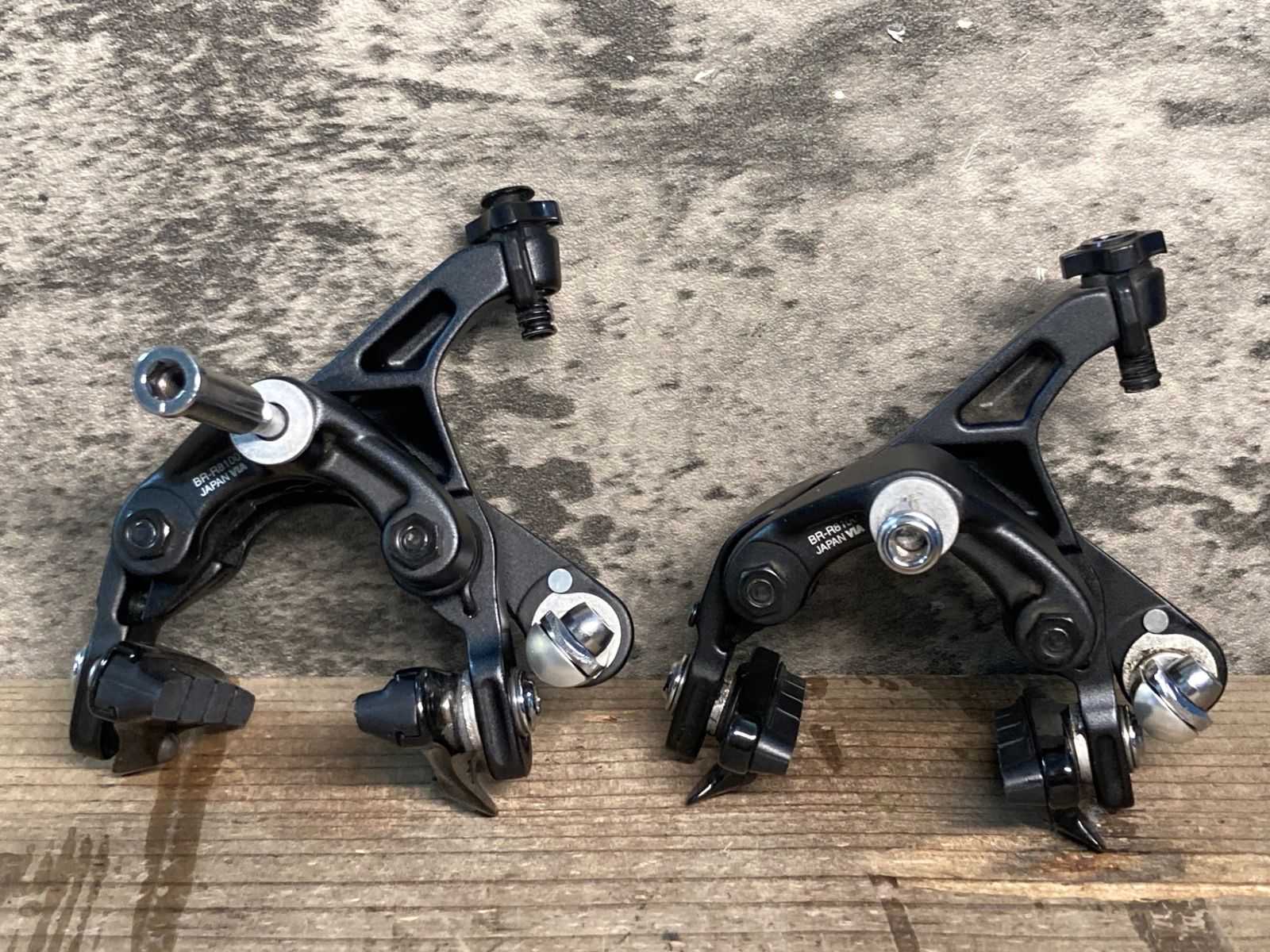 速い船積できます! JK614 シマノ SHIMANO アルテグラ ULTEGRA BR-R8100 キャリパーブレーキ 前後セット 地球