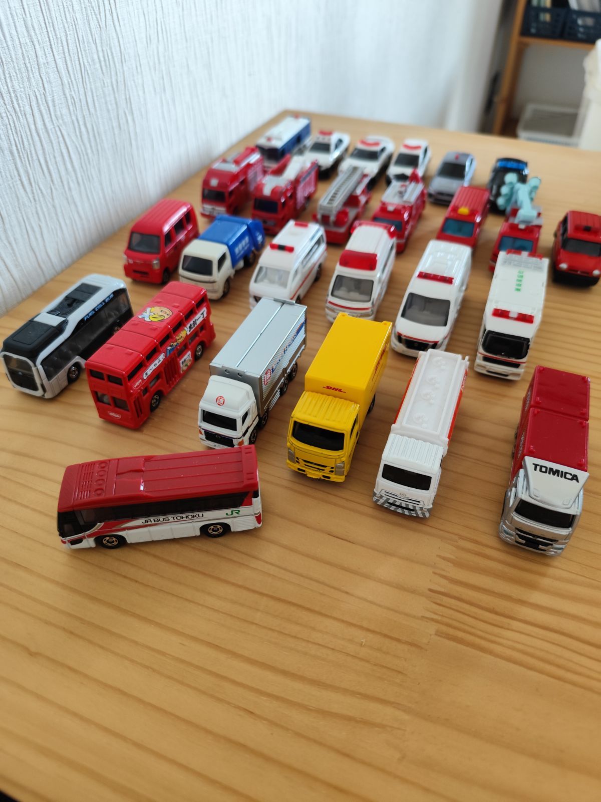 トミカ ミニカー 62台 セット まとめ売り おまけ付き トミカ62台 カーパーク まとめ売り おまけ付き - メルカリ