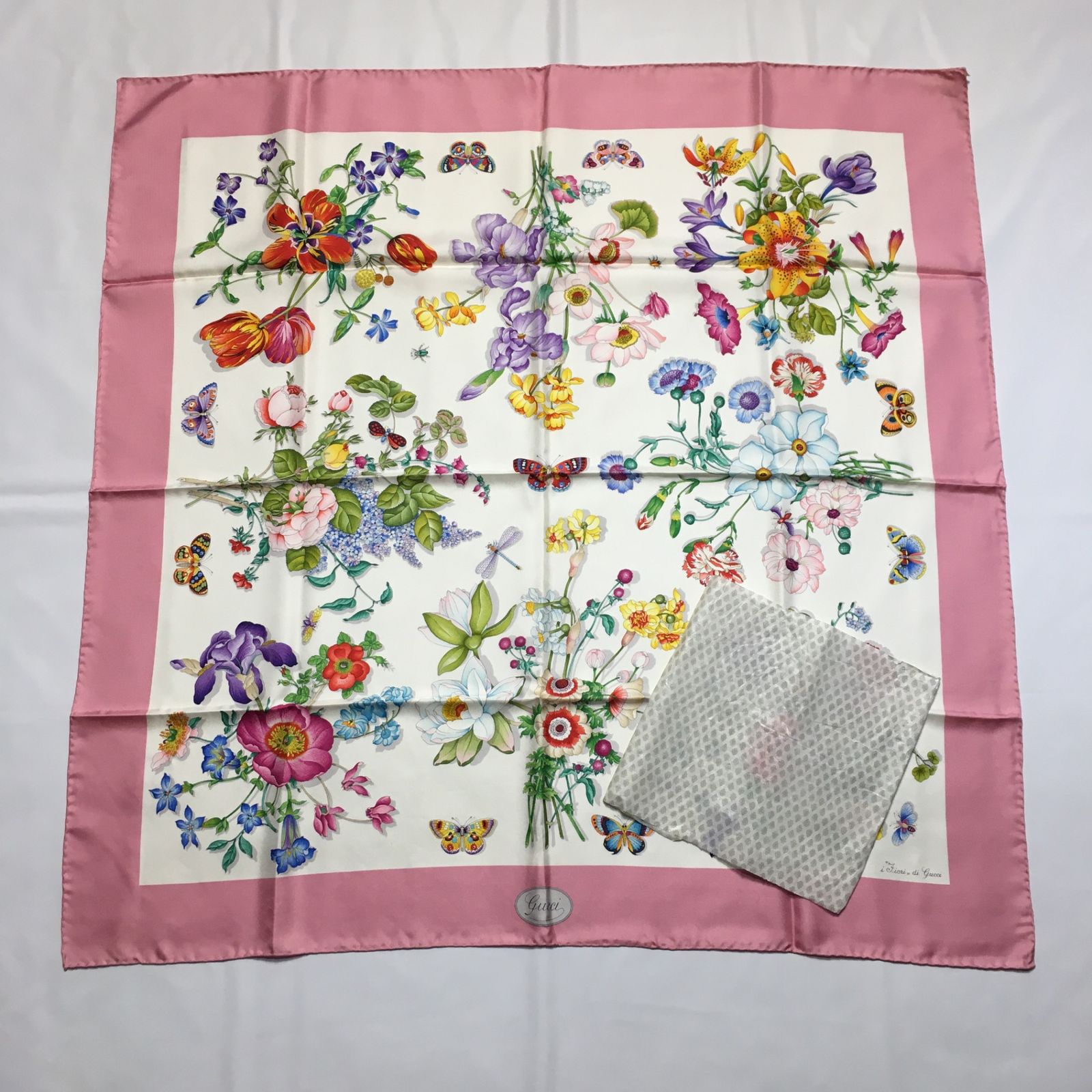 2504-110｜美品｜グッチ スカーフ シルク ピンク マルチカラー グッチ スカーフ バンダナ ストール ピンク レディース GUCCI