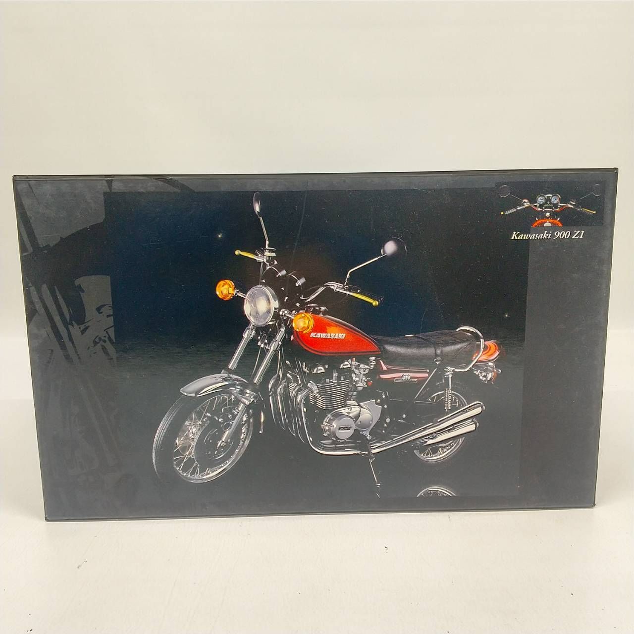 ミニチャンプス Kawasaki Z1 900 キャンディブラウン 1972 1/6 フィギュア / MINICHAMPS Classic Bike  Series - メルカリ