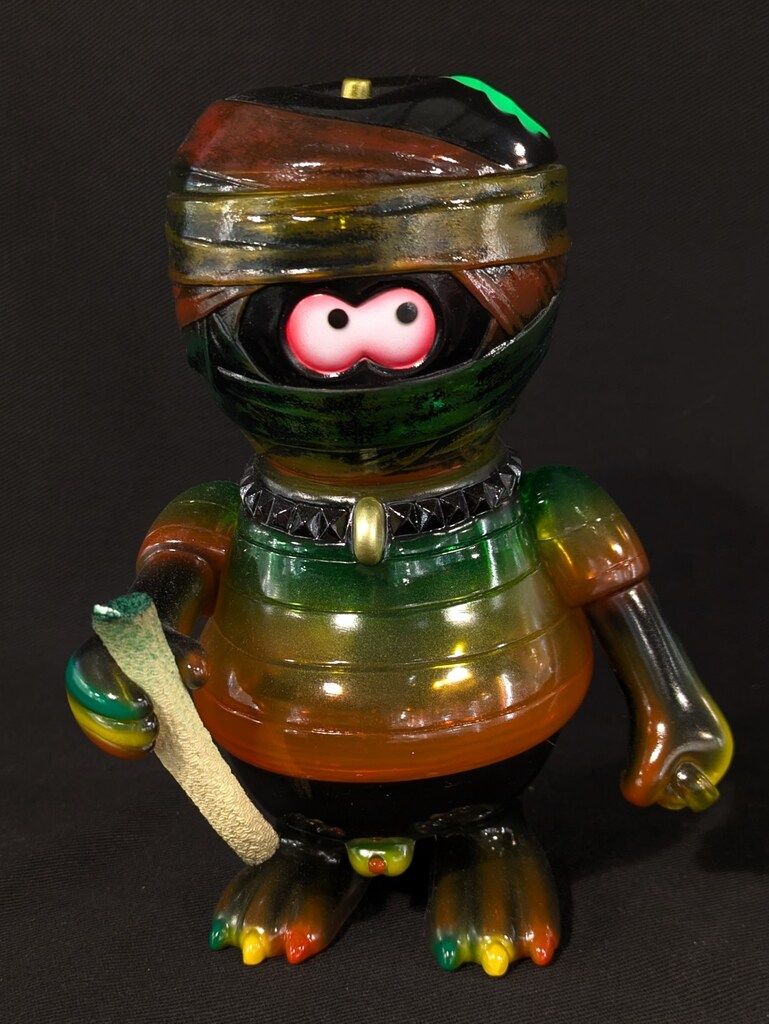 HUMAN ROBOT TOYS X BLACK BOOK TOY Yummy Mummy 高品質 GUY Reggae