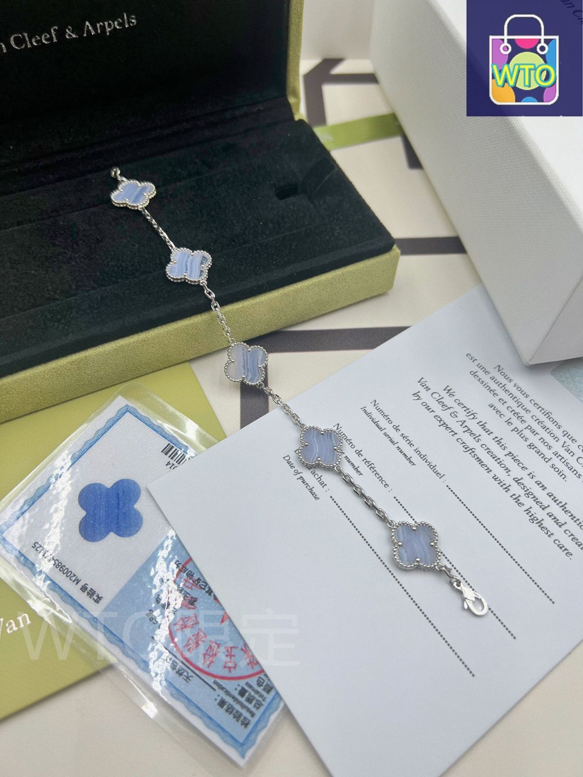 クローバーブレスレット　カルセドニー Van Cleef & Arpels] ヴァンクリーフ＆アーペル 四つ葉の