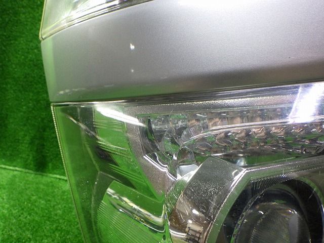70ヴォクシー ヘッドライト