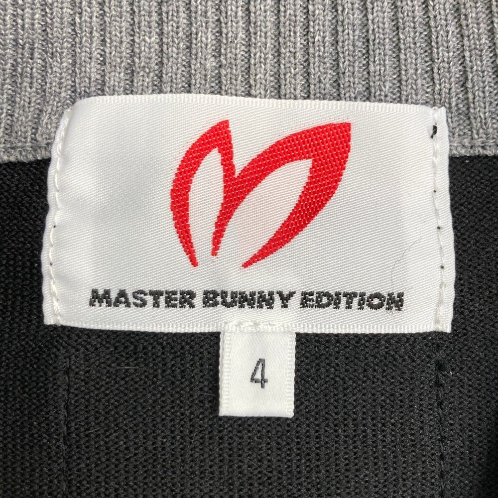 サイズ：4 MASTER BUNNY EDITION マスターバニーエディション 2023年モデル ニット ジップジャケット ロゴライン  グレー系 [240101442092] ゴルフウェア メンズ ストスト サイズ：4 MASTER BUNNY EDITION マスターバニーエディション