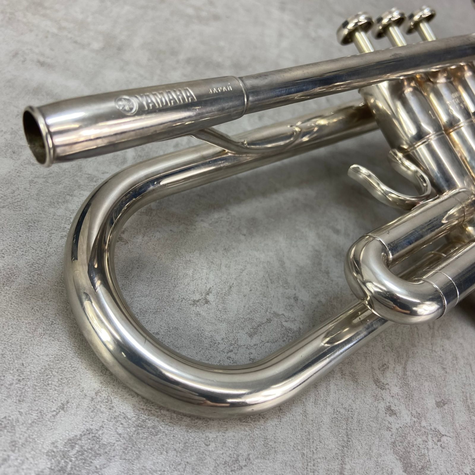 YAMAHA ヤマハ トランペット YTR-737 trumpet 管楽器 イエローブラス ML シルバー 銀メッキ マウスピース 純正ケース -  メルカリ