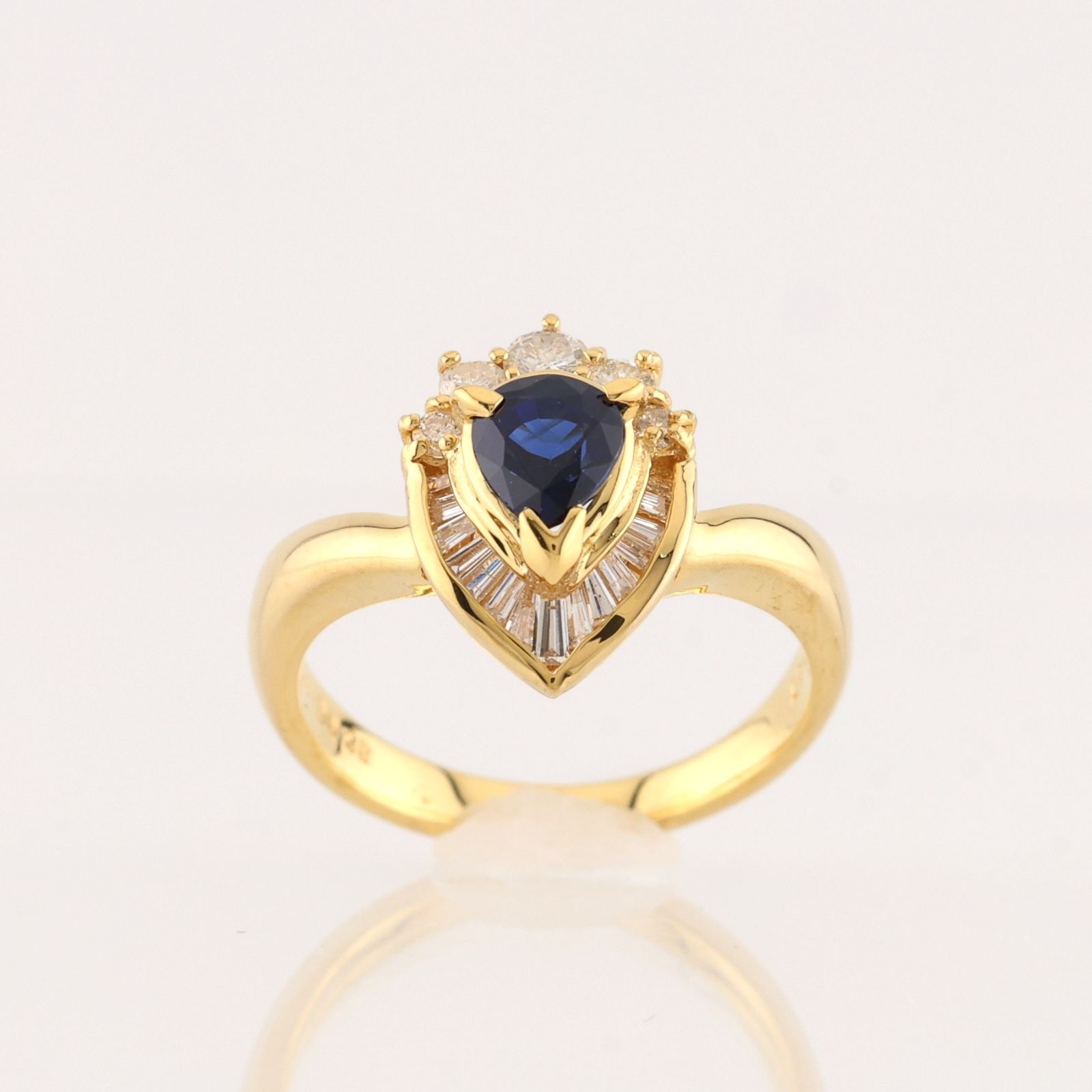 参考定価273,700円！》 K18 ゴールド サファイア 0.87ct 