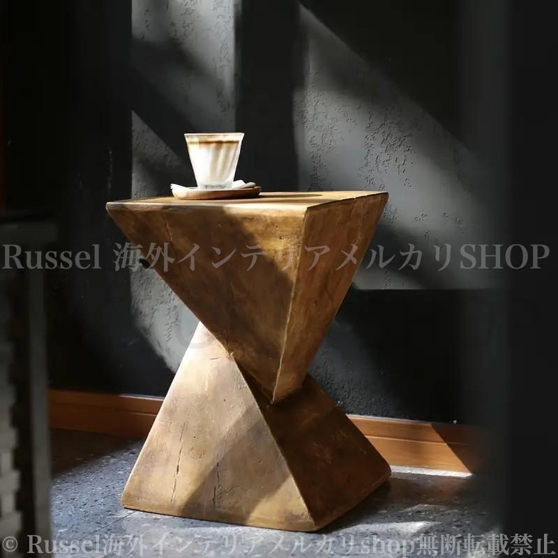 サイドテーブル