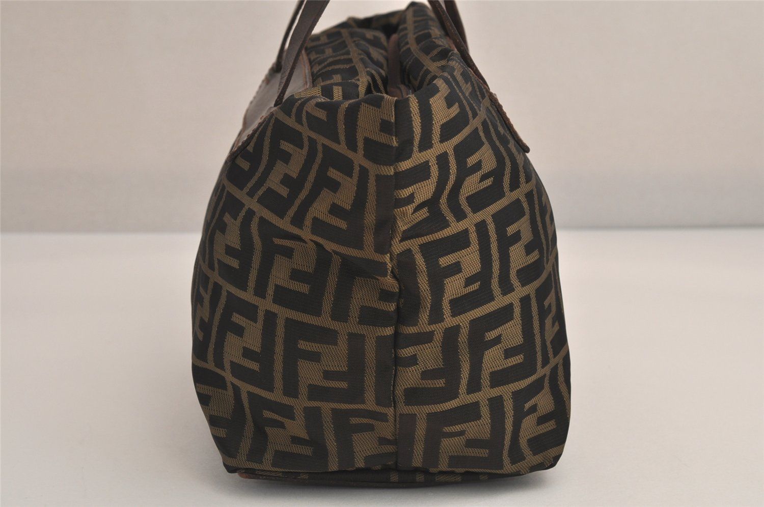 FENDI フェンディ