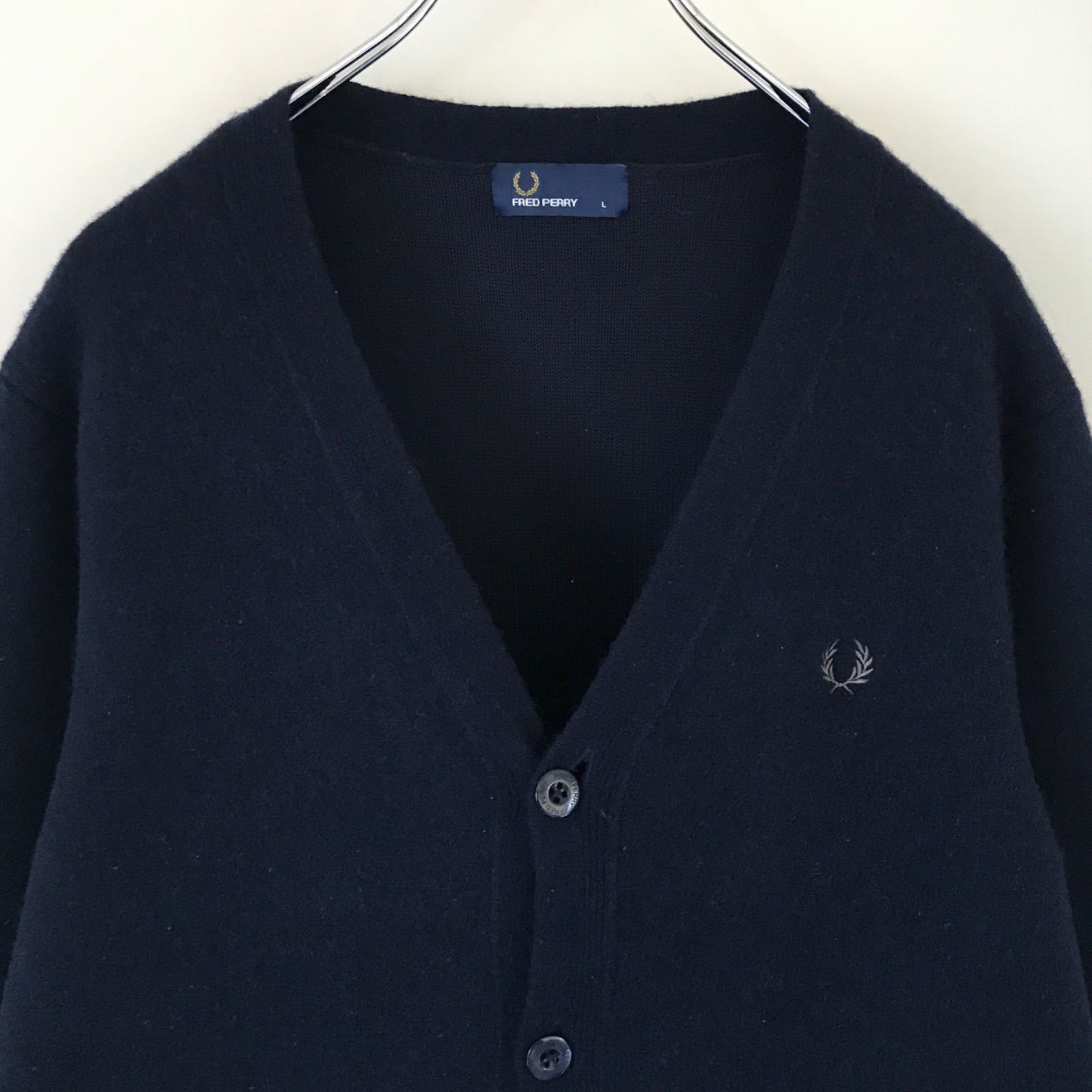 Fred Perry ネイビー カーディガン Vネック ウール混紡 Fred Perry ネイビー カーディガン Vネック ウール混紡